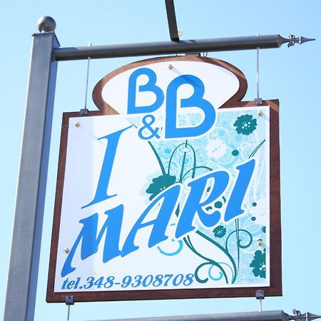 B&B I Mari Torpè Exterior foto